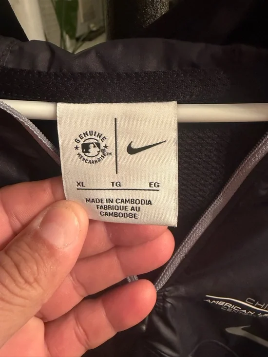 Nike Black and White Pullover Jacket with Tag - Picture 3 of 5